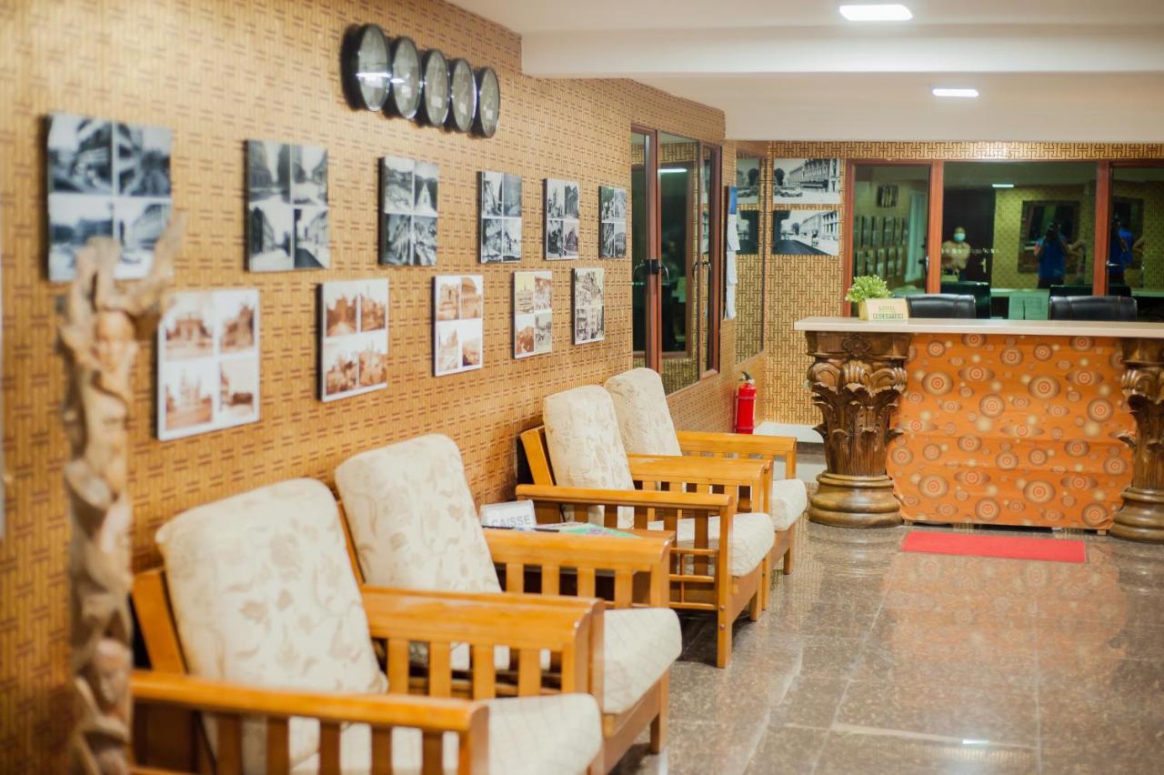 Hotel Le Pousse Pousse Антананариву Экстерьер фото