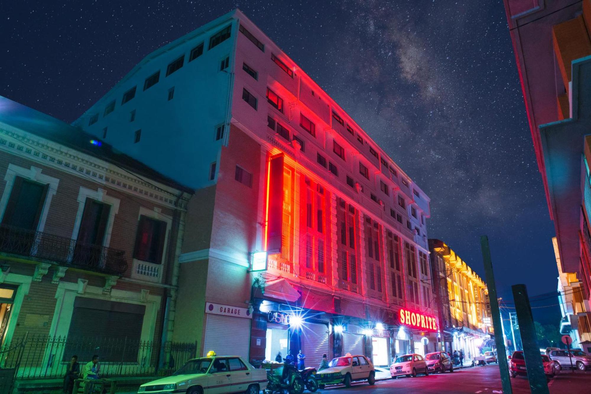 Hotel Le Pousse Pousse Антананариву Экстерьер фото