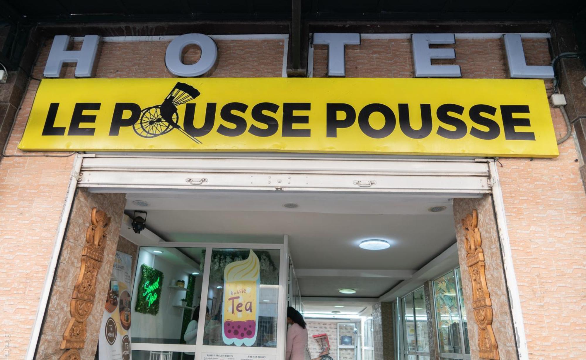 Hotel Le Pousse Pousse Антананариву Экстерьер фото